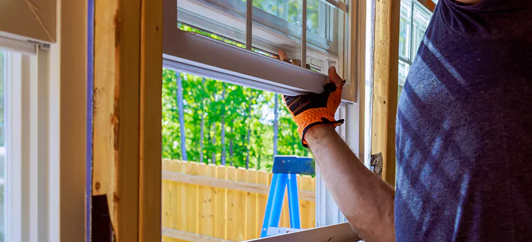 >Bay Window Curtain Rail Track in Chippawa, Ontario